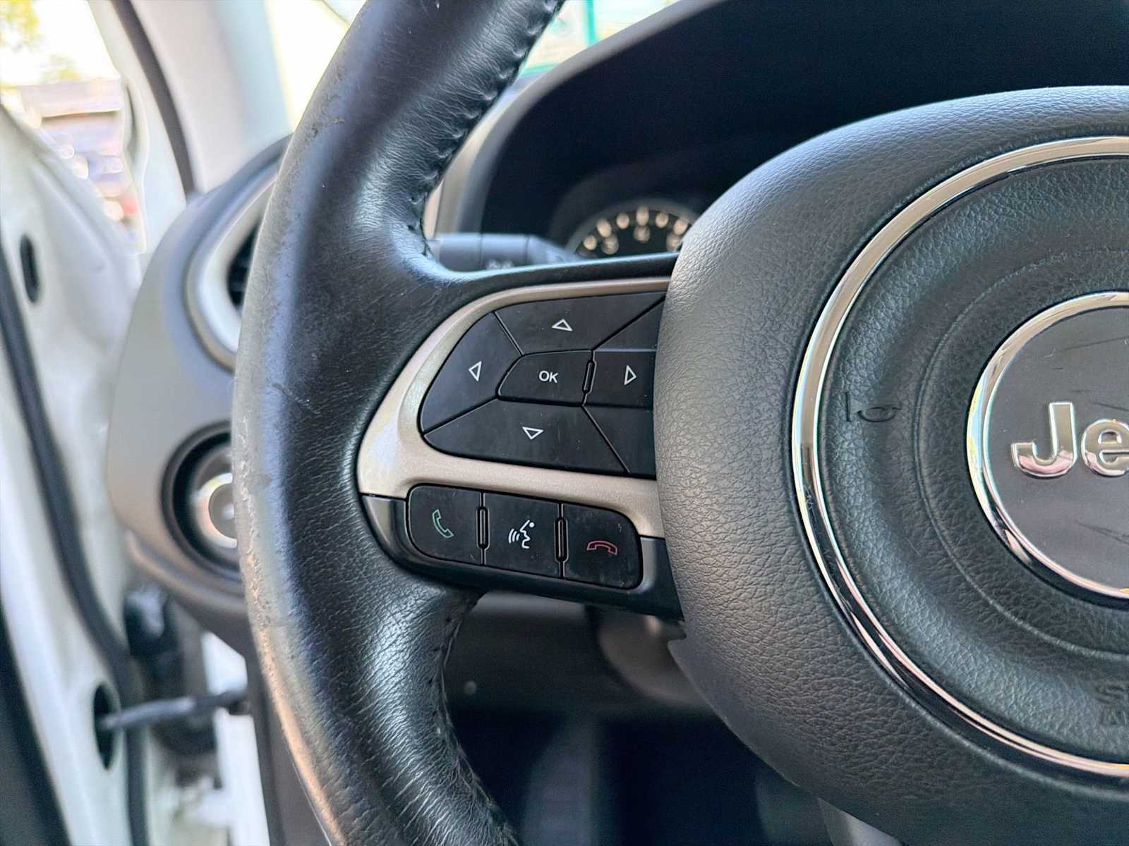 Thumbnail: 2016 Jeep Renegade - 24