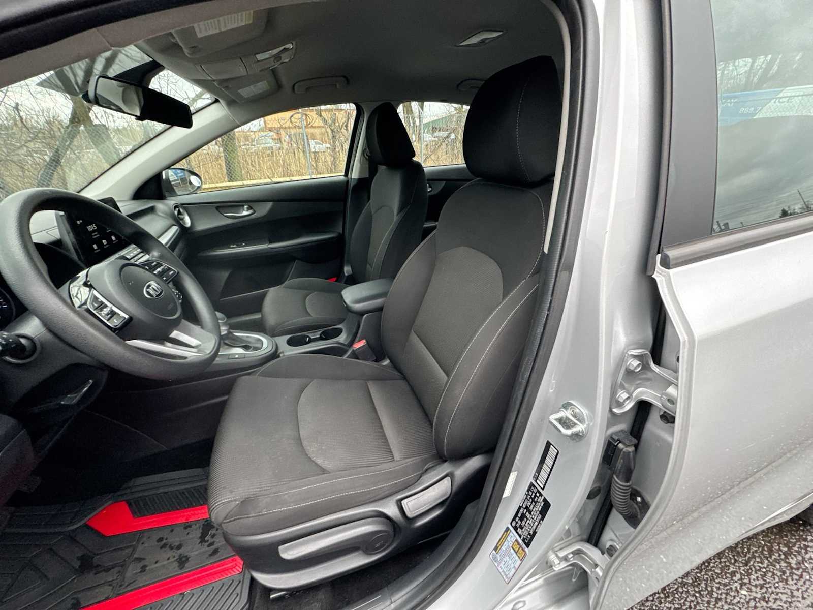 Thumbnail: 2021 Kia Forte - 21