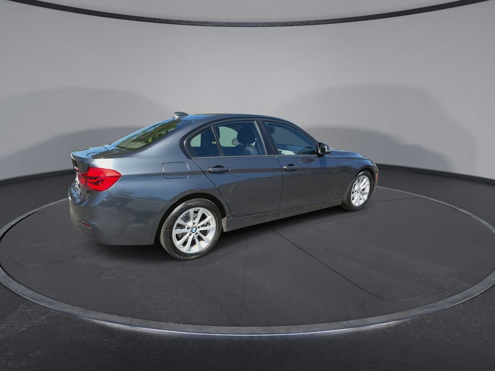Thumbnail: 2016 BMW 3 Series - 8