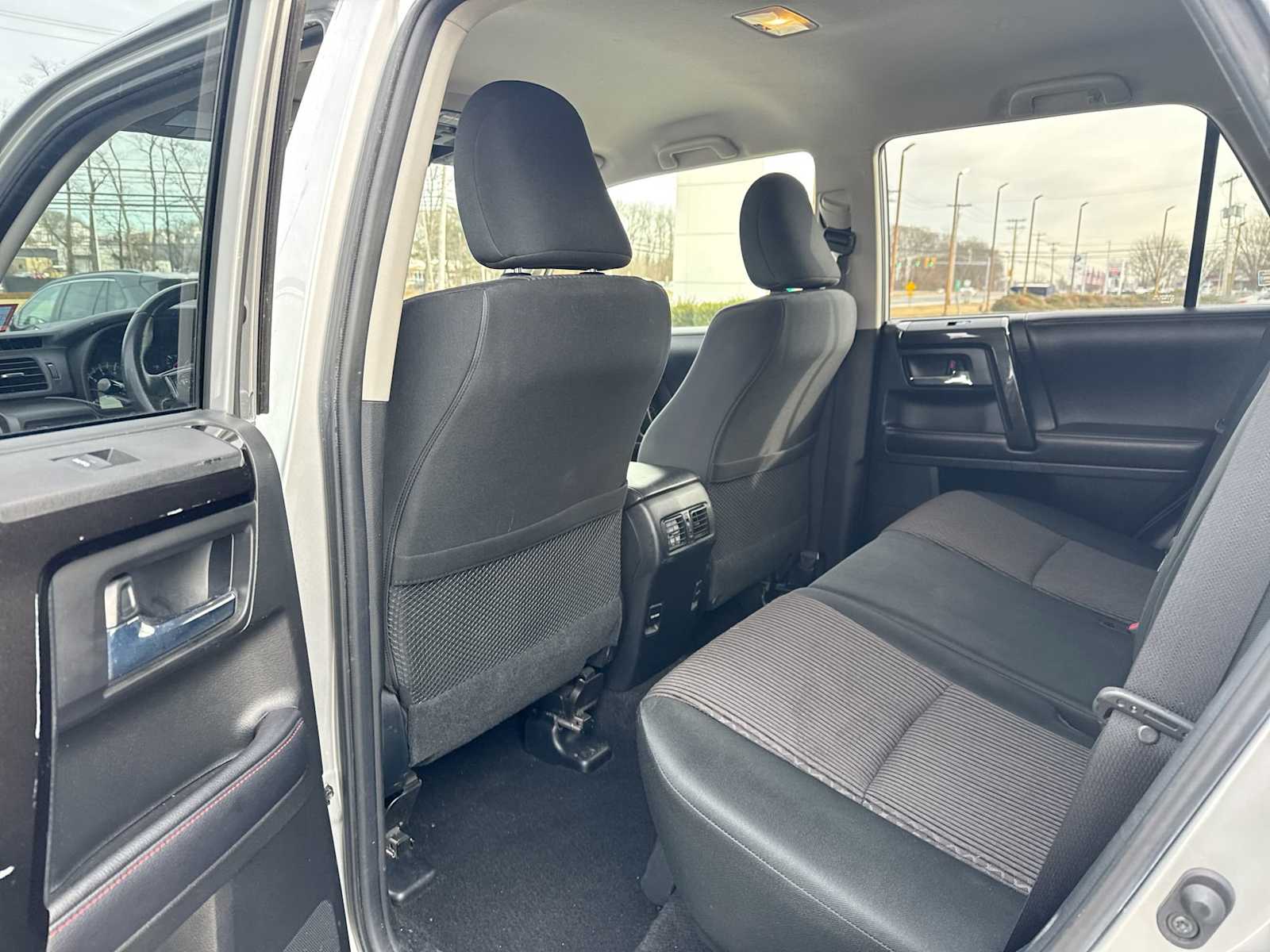 Thumbnail: 2018 Toyota 4Runner - 12