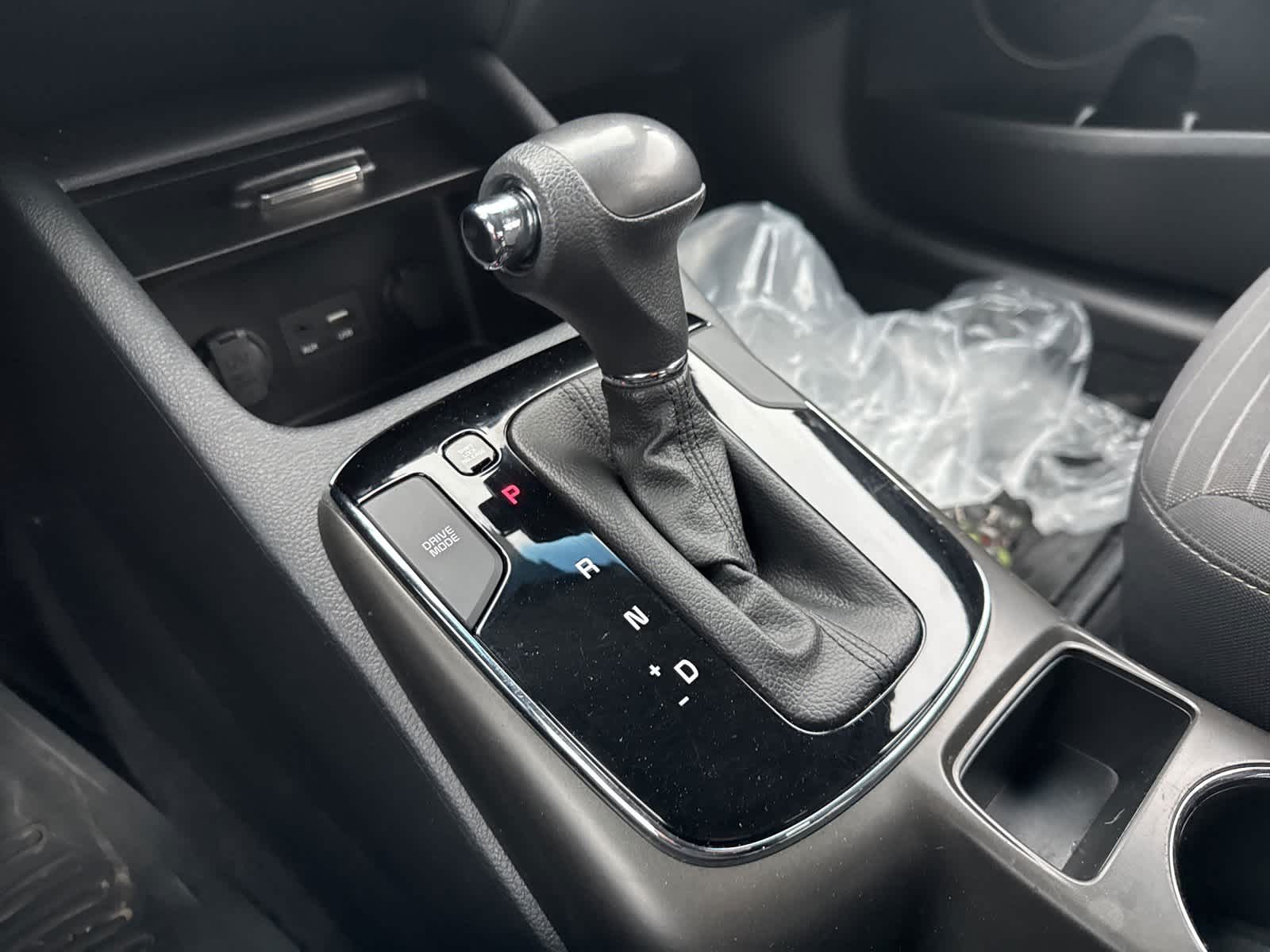 Thumbnail: 2017 Kia Forte - 16