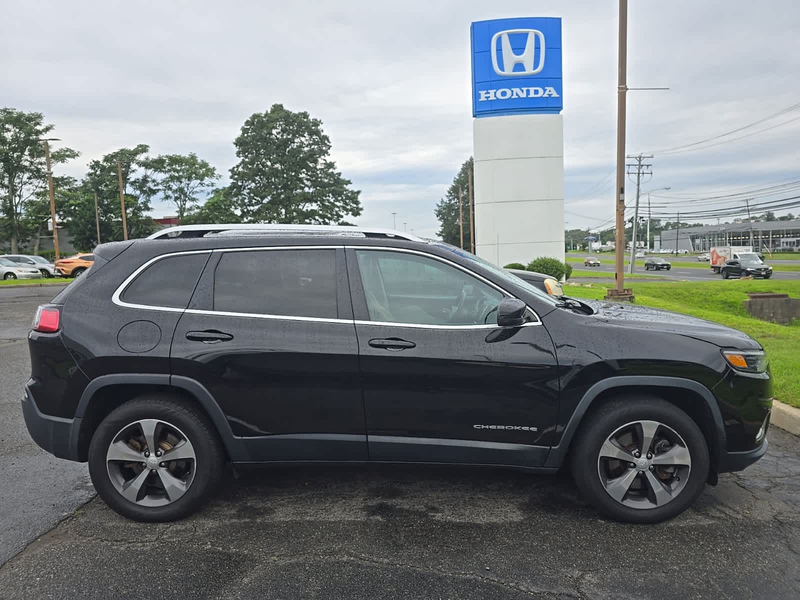 Thumbnail: 2020 Jeep Cherokee - 4