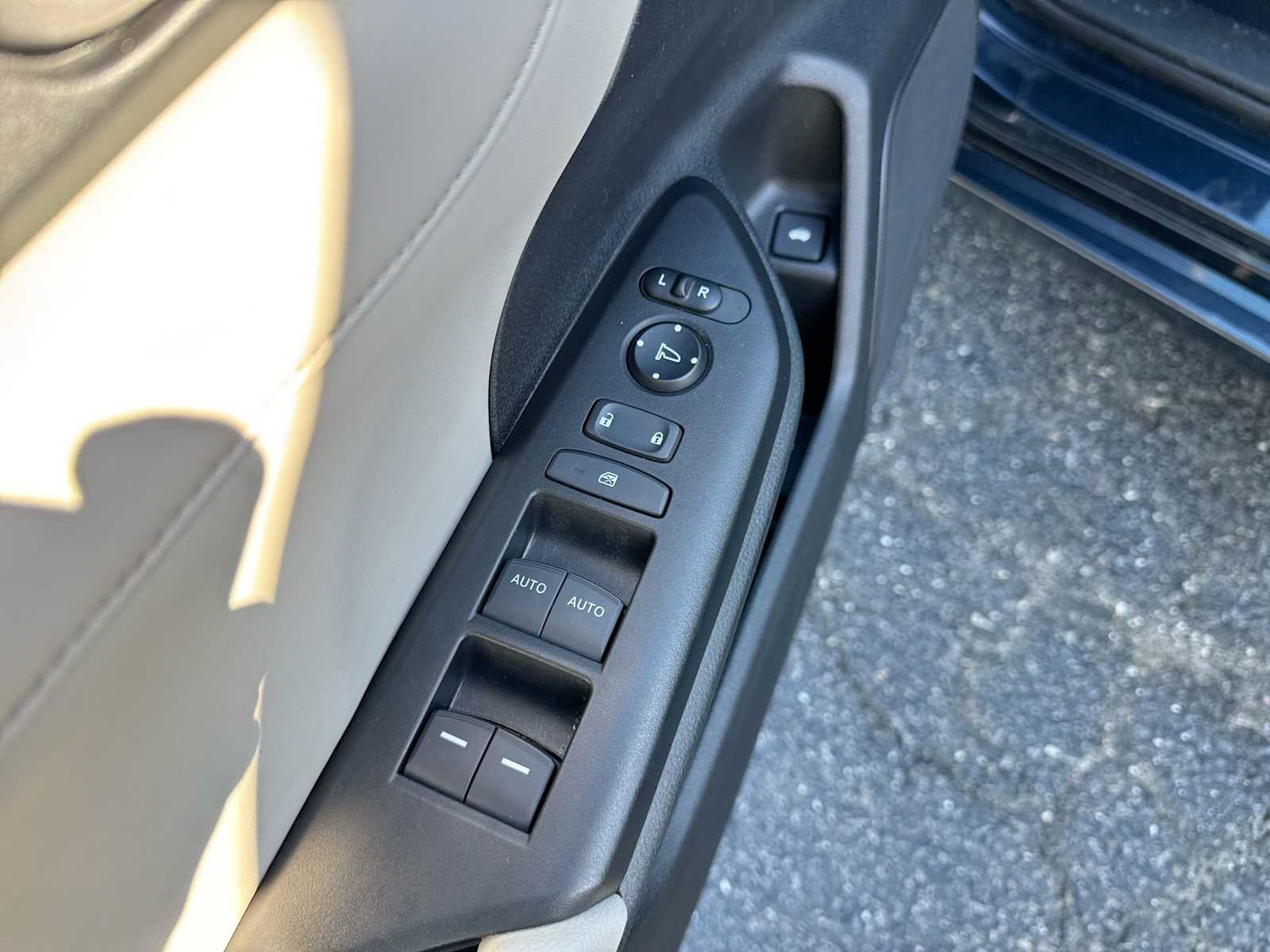 Thumbnail: 2021 Honda Insight - 22