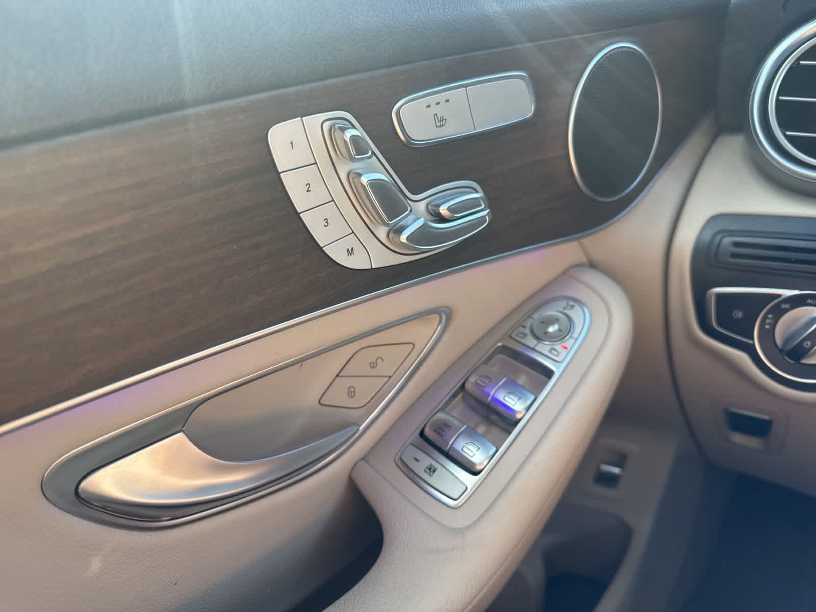 Thumbnail: 2021 Mercedes-Benz GLC - 19