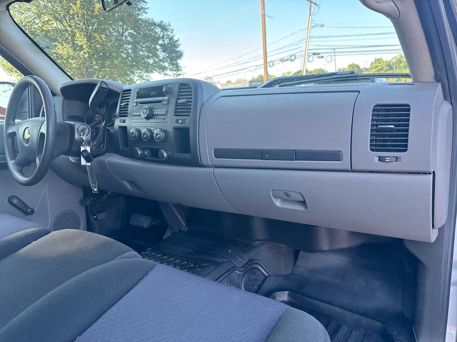Thumbnail: 2011 Chevrolet Silverado 1500 - 13