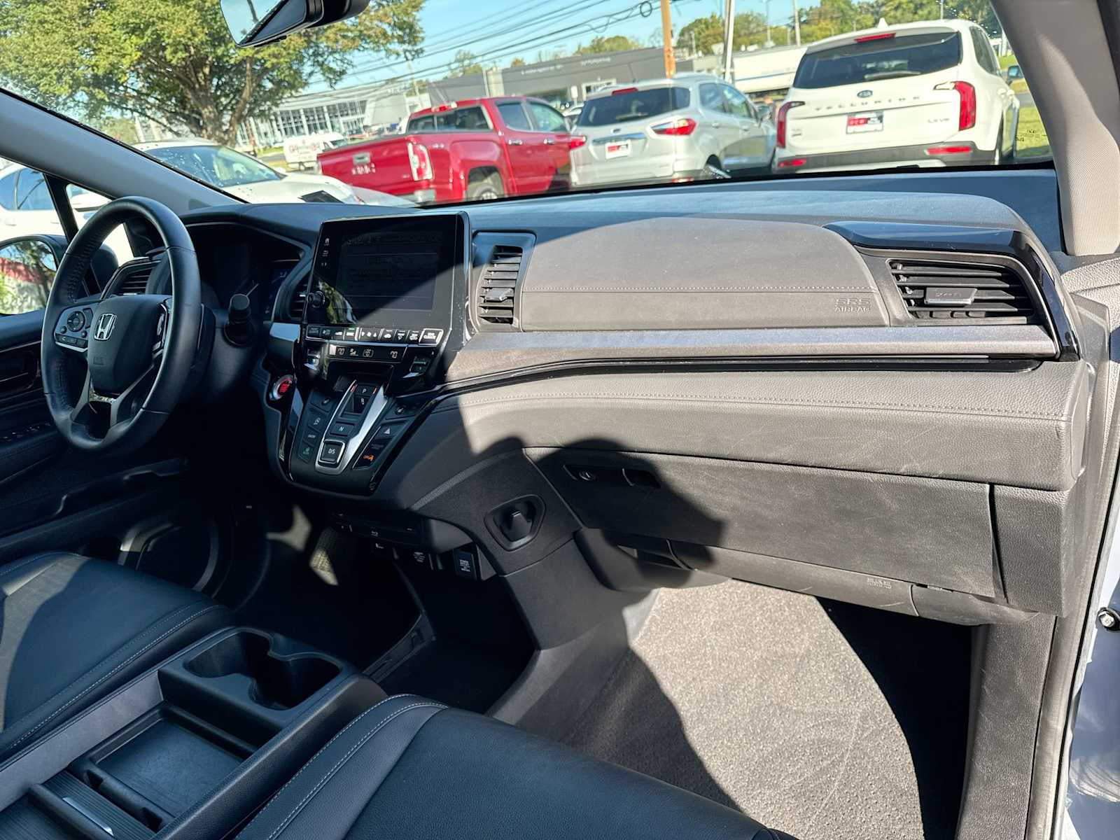 Thumbnail: 2023 Honda Odyssey - 16