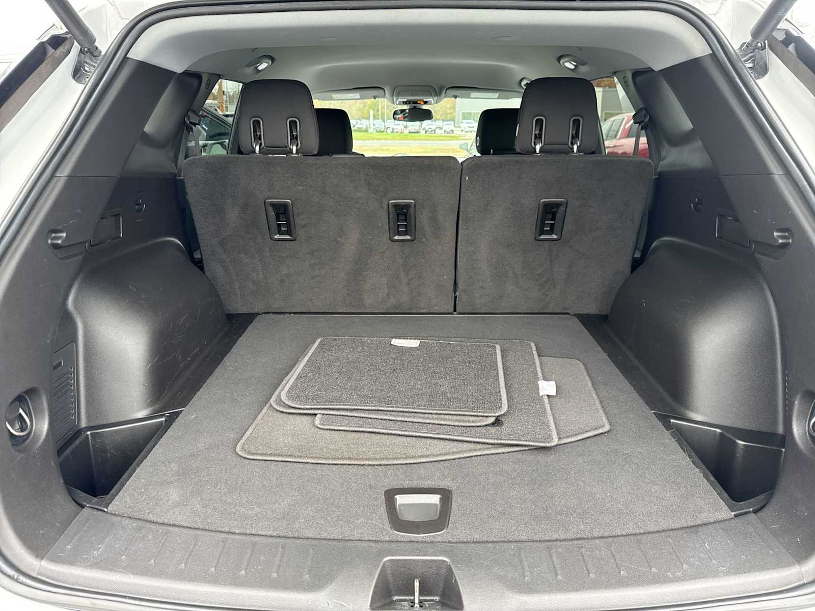 Thumbnail: 2020 Chevrolet Blazer - 31