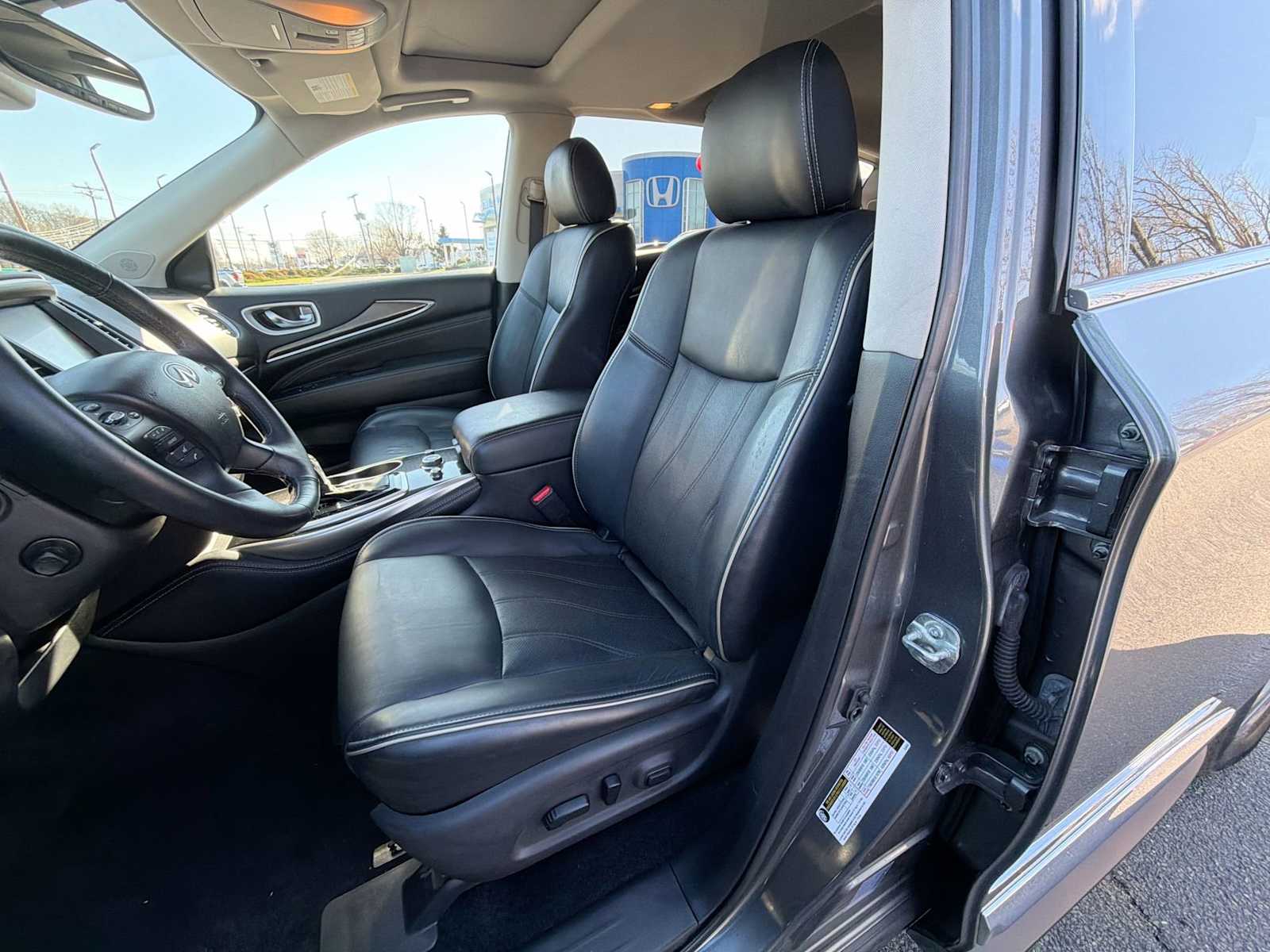 Thumbnail: 2019 INFINITI QX60 - 21