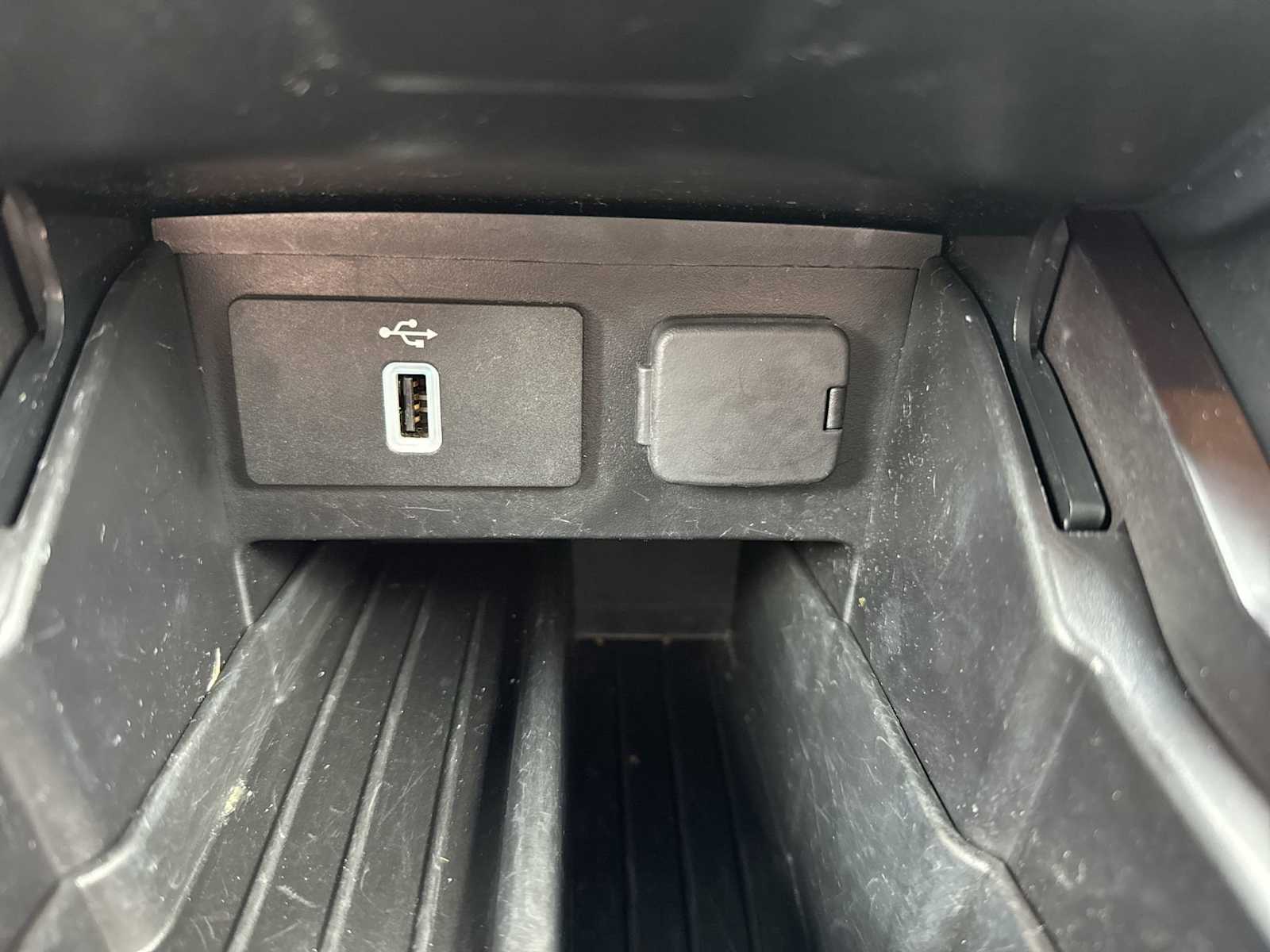 Thumbnail: 2019 Ford Explorer - 29