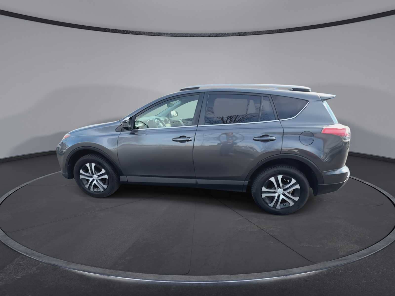 Thumbnail: 2017 Toyota RAV4 - 5