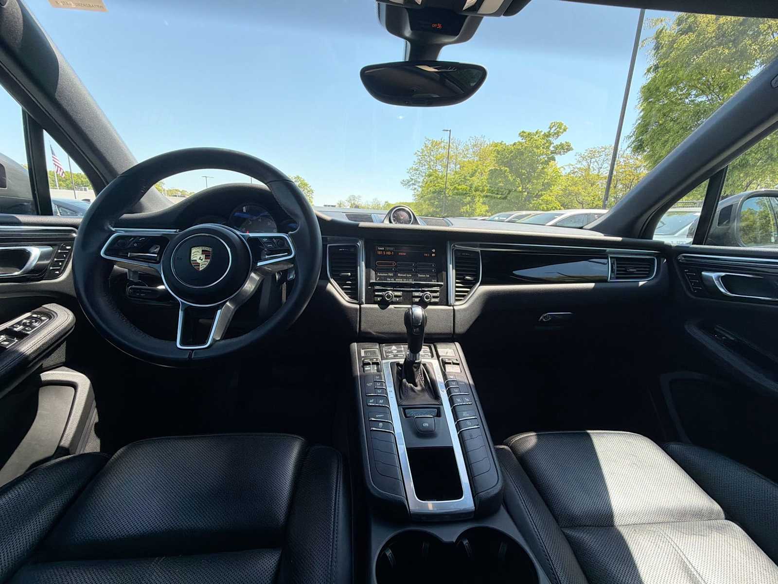 Thumbnail: 2016 Porsche Macan - 20
