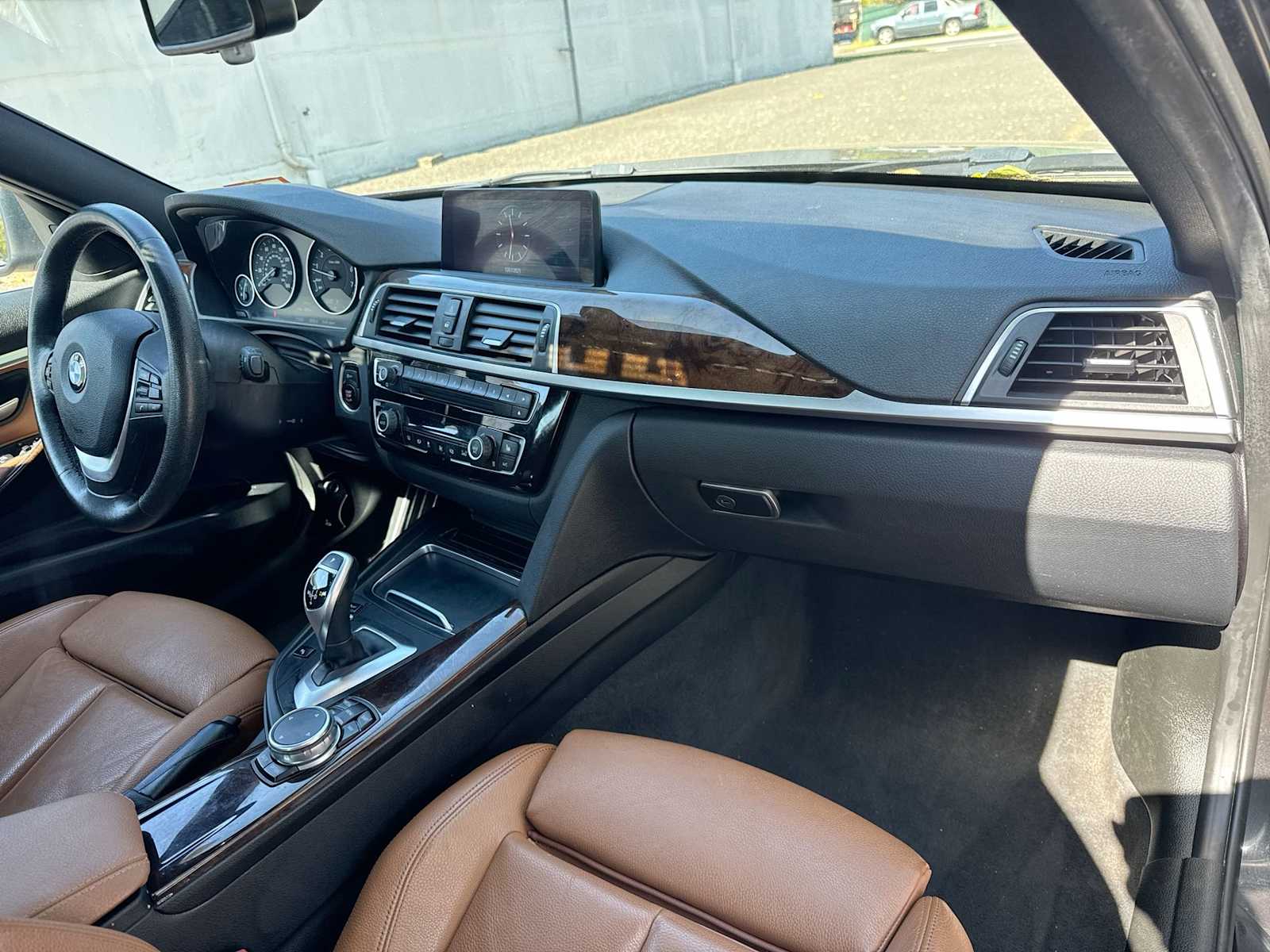 Thumbnail: 2017 BMW 3 Series - 16