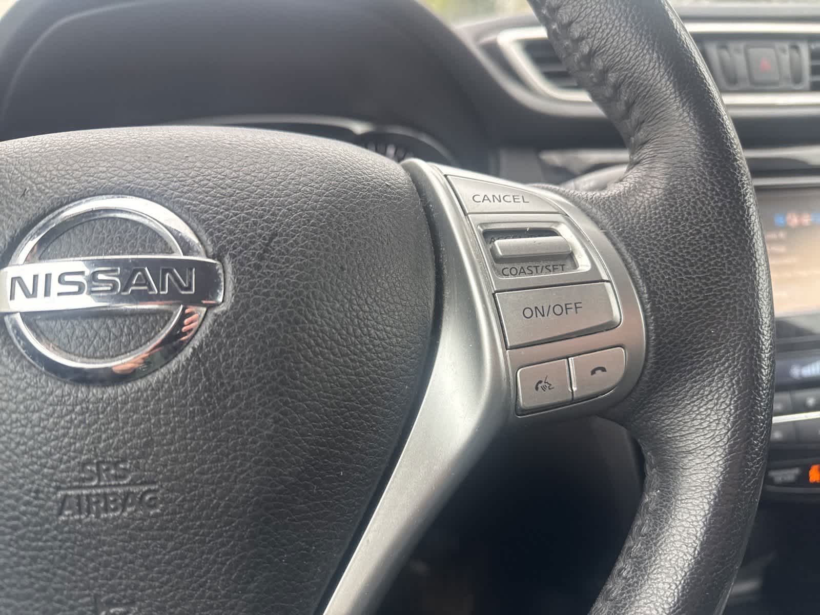 Thumbnail: 2016 Nissan Rogue - 17