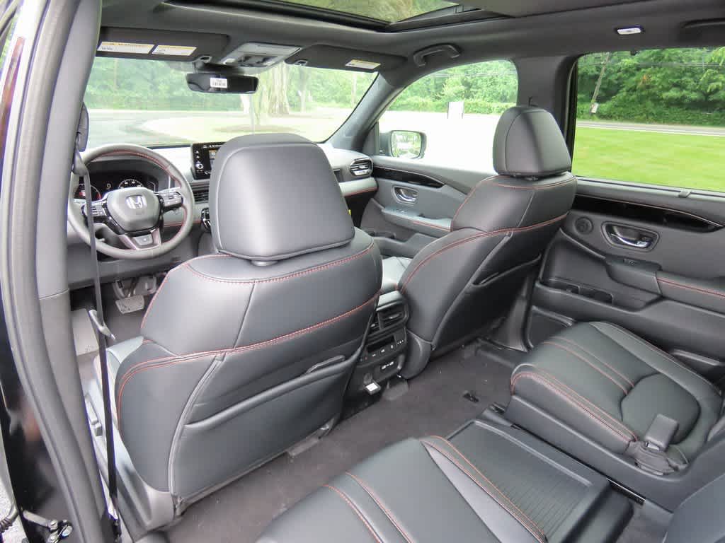 Thumbnail: 2025 Honda Pilot - 15