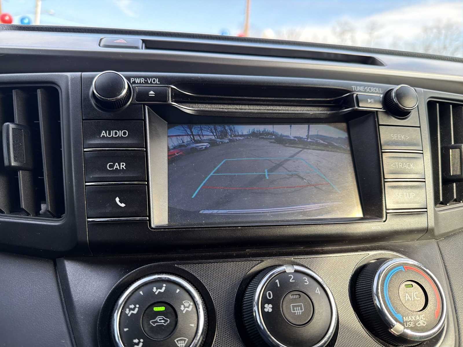 Thumbnail: 2017 Toyota RAV4 - 27