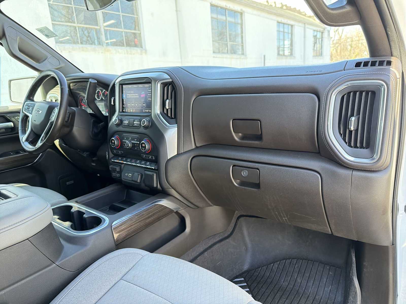 Thumbnail: 2020 Chevrolet Silverado 1500 - 16