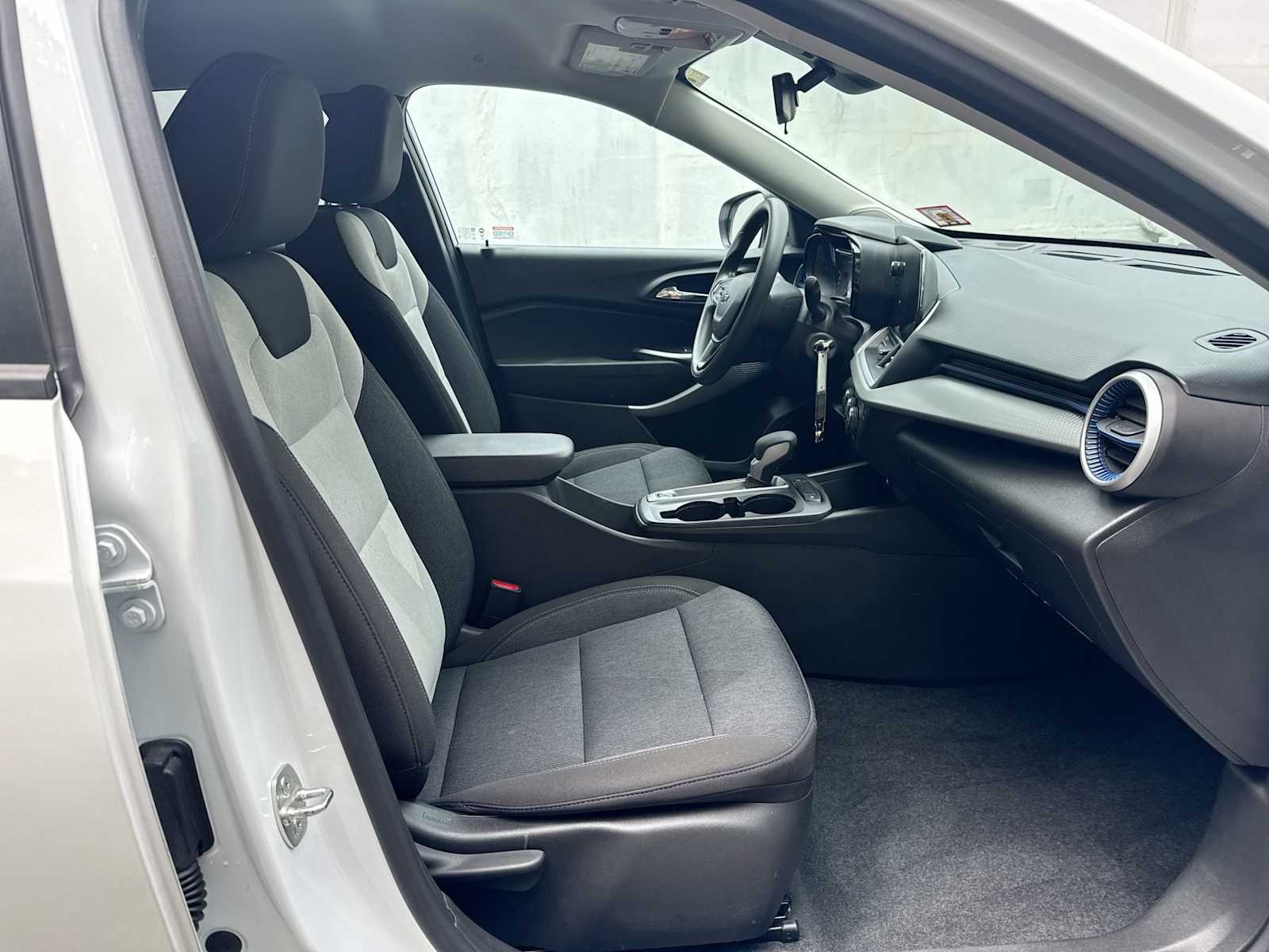 Thumbnail: 2024 Chevrolet Trax - 15
