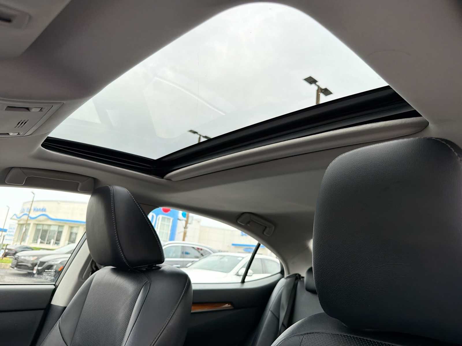 Thumbnail: 2013 Lexus ES - 23