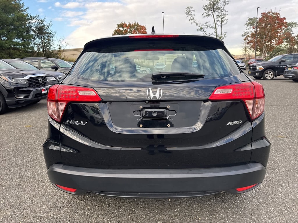 Used 2018 Honda HR-V LX AWD SUV