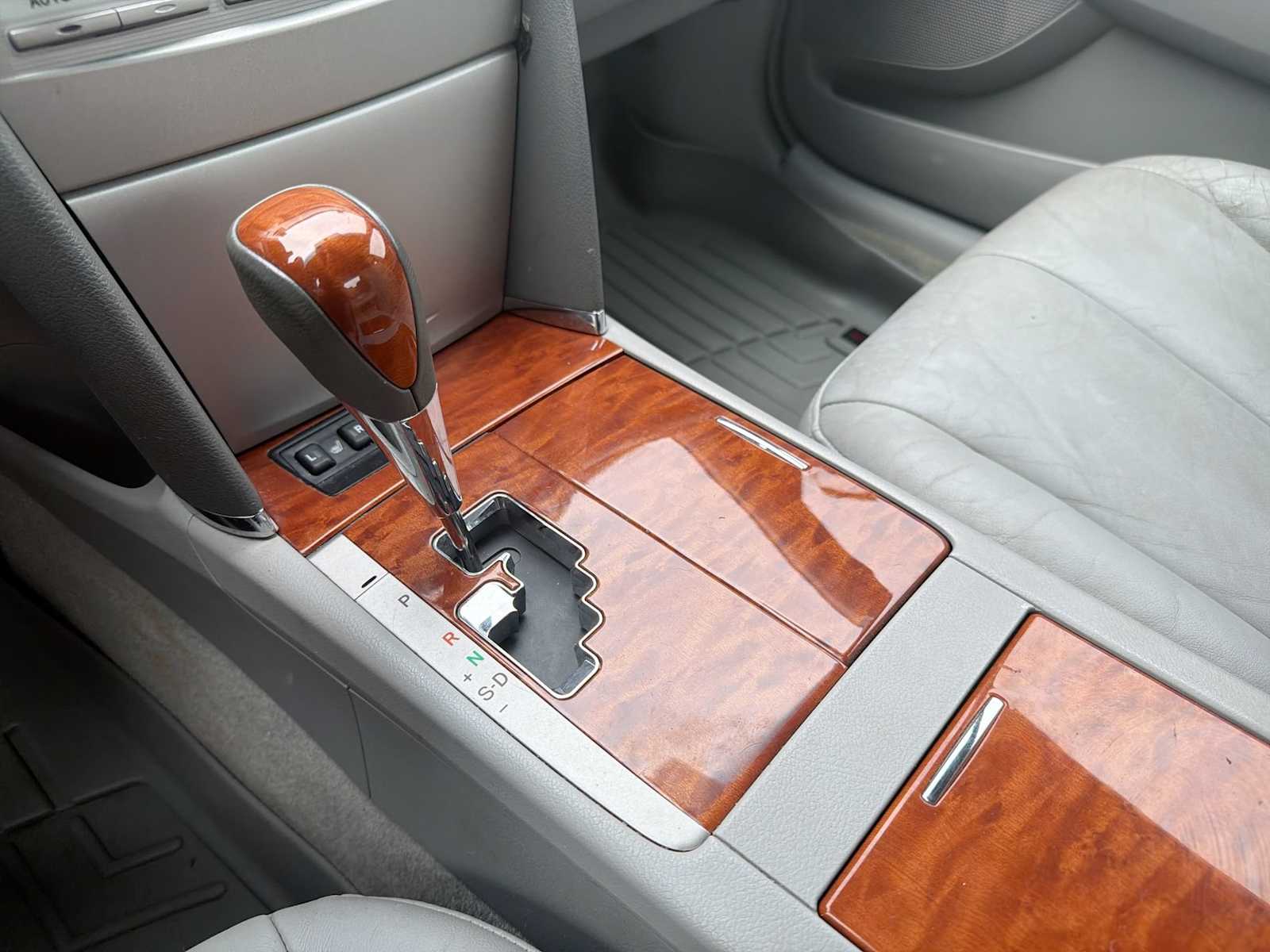 Thumbnail: 2010 Toyota Camry - 29