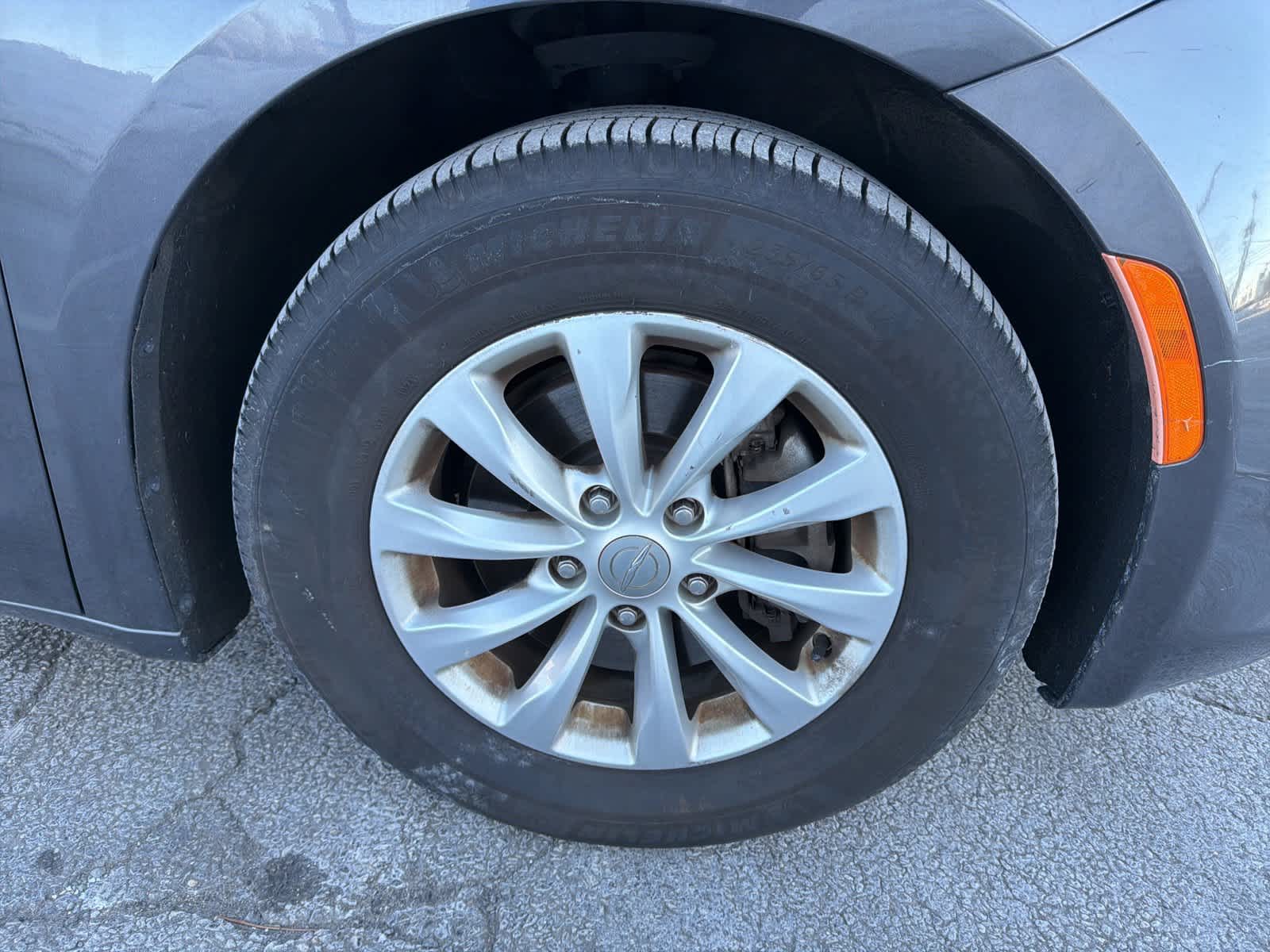 Thumbnail: 2018 Chrysler Pacifica - 22