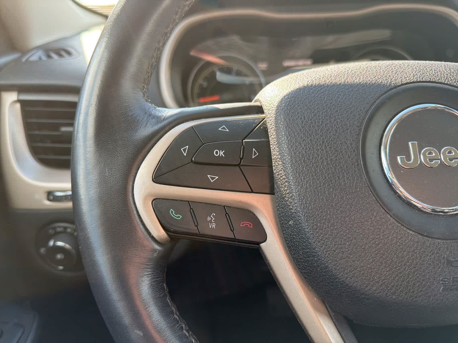 Thumbnail: 2015 Jeep Cherokee - 18