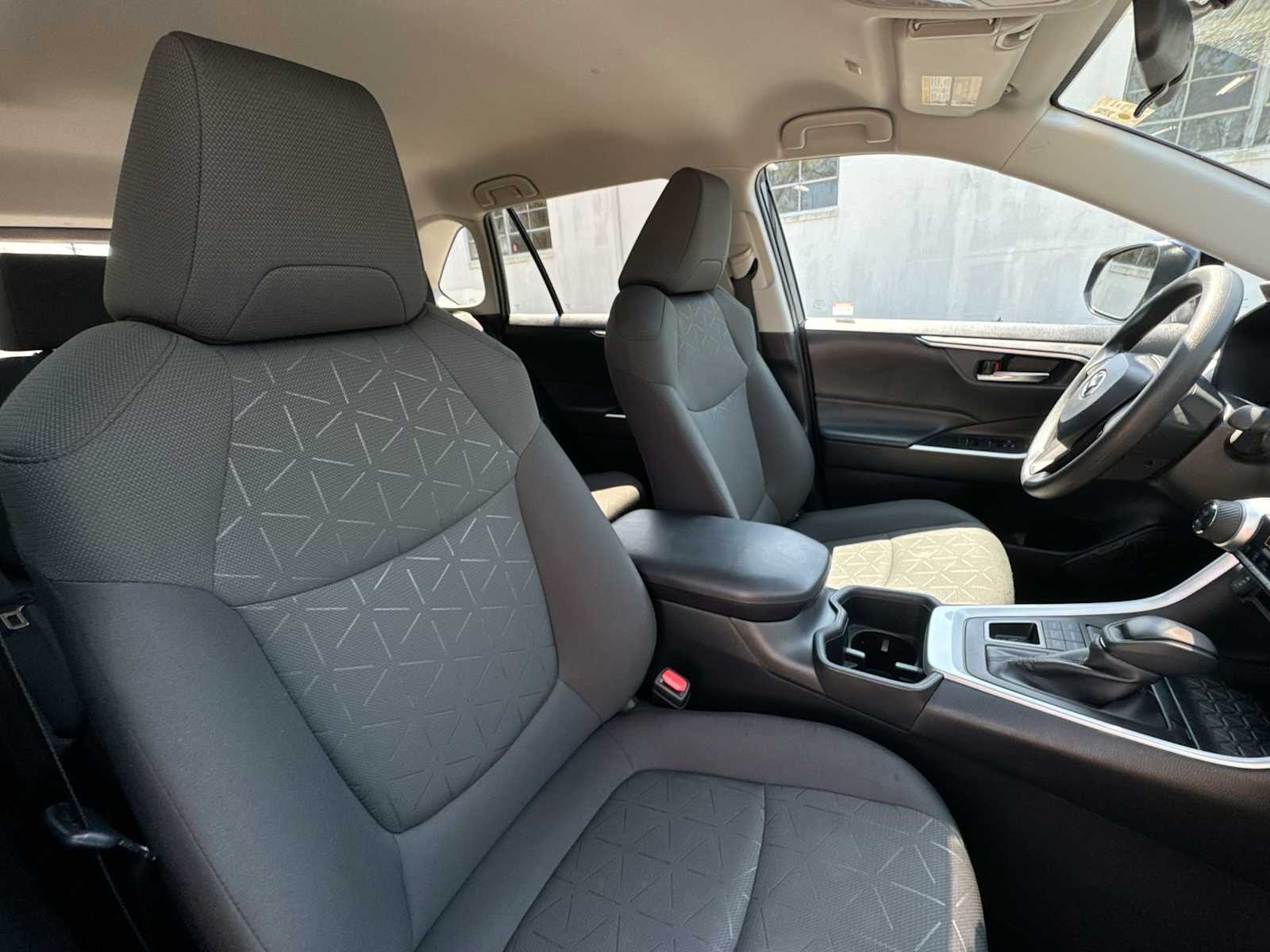 2024 Toyota RAV4 XLE 17