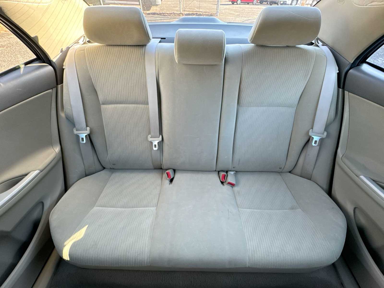 Thumbnail: 2010 Toyota Corolla - 13