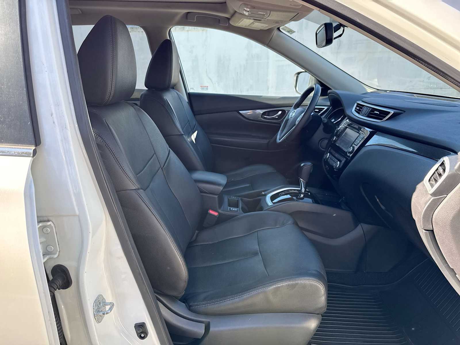 Thumbnail: 2016 Nissan Rogue - 15