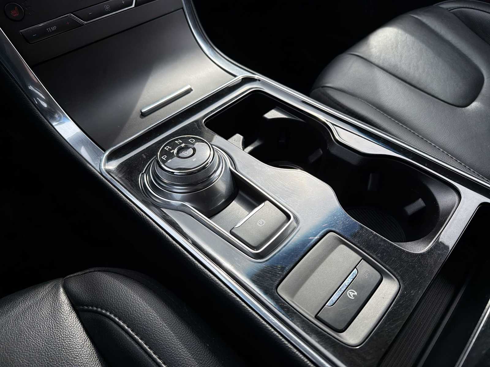 Thumbnail: 2019 Ford Edge - 32