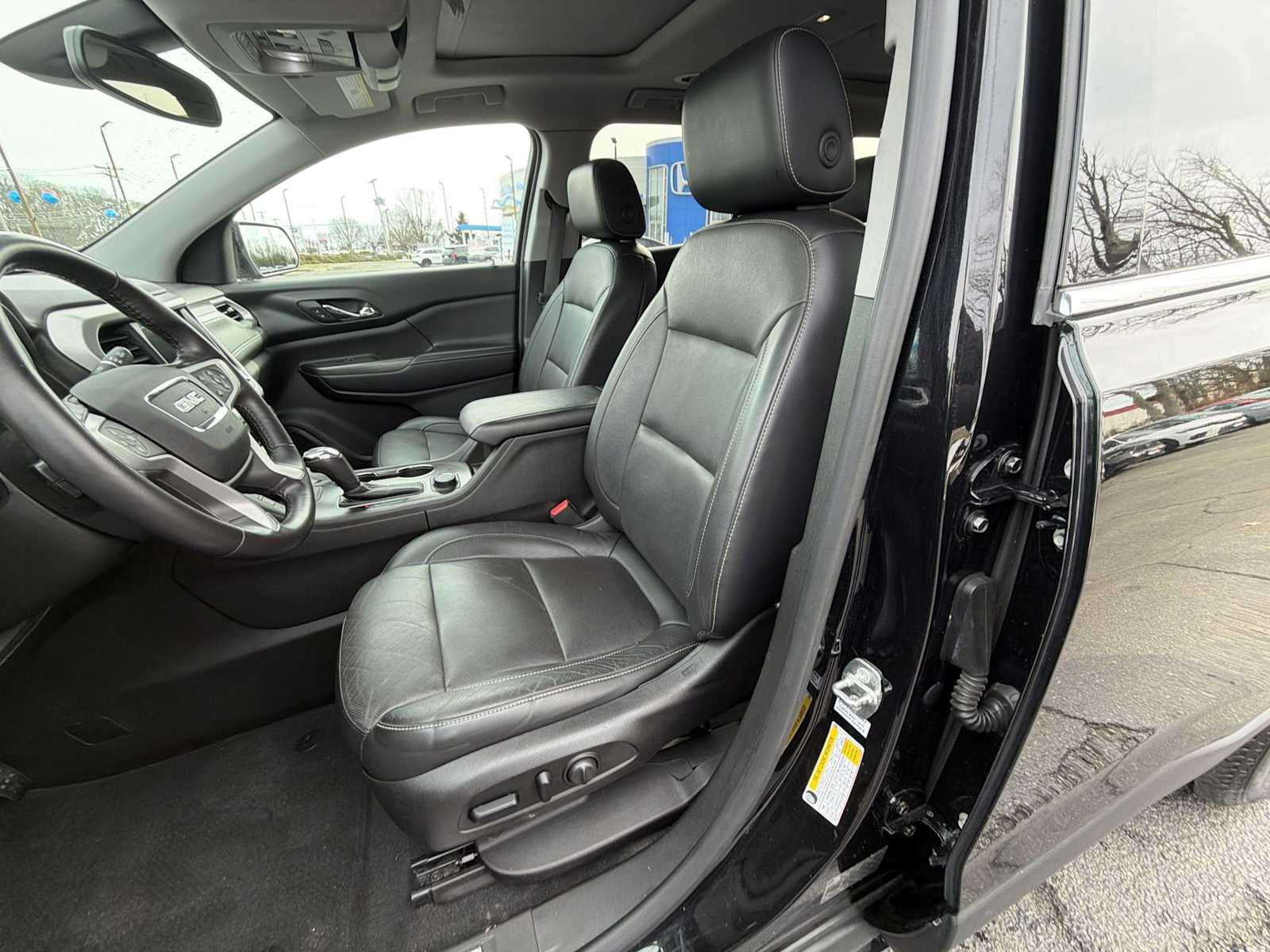 Thumbnail: 2018 GMC Acadia - 21