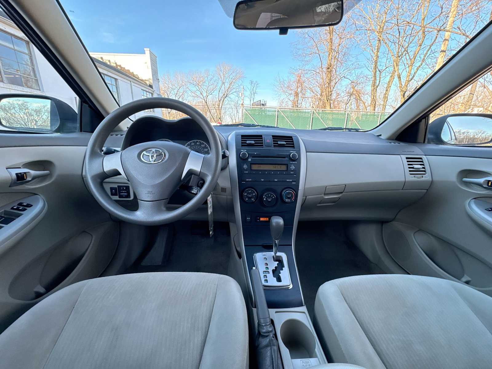 Thumbnail: 2010 Toyota Corolla - 19