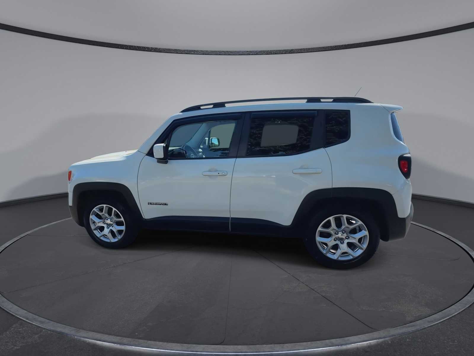 Thumbnail: 2016 Jeep Renegade - 5