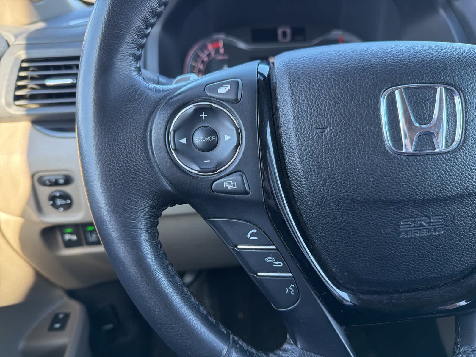 Thumbnail: 2016 Honda Pilot - 18