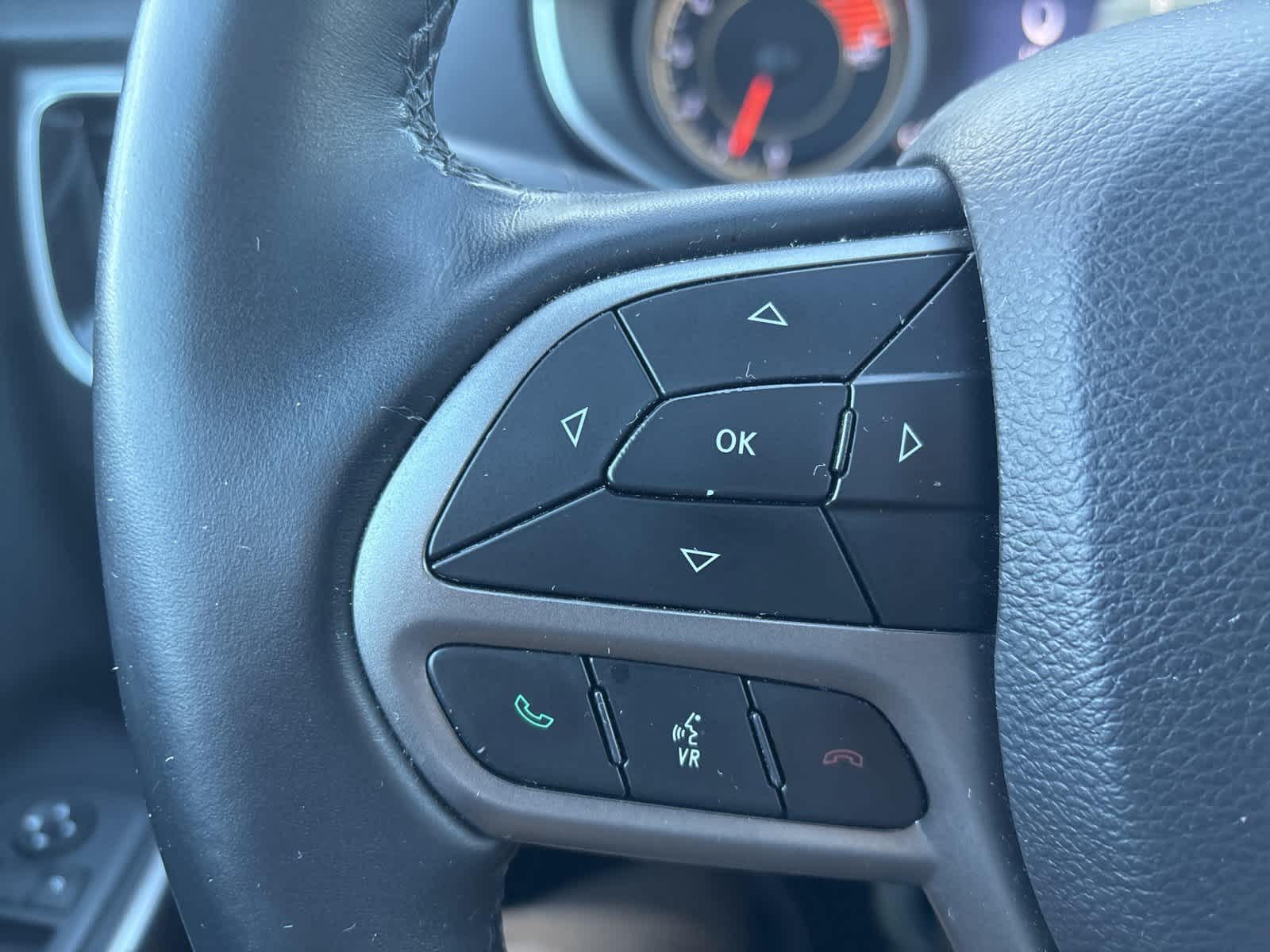 Thumbnail: 2019 Jeep Cherokee - 12
