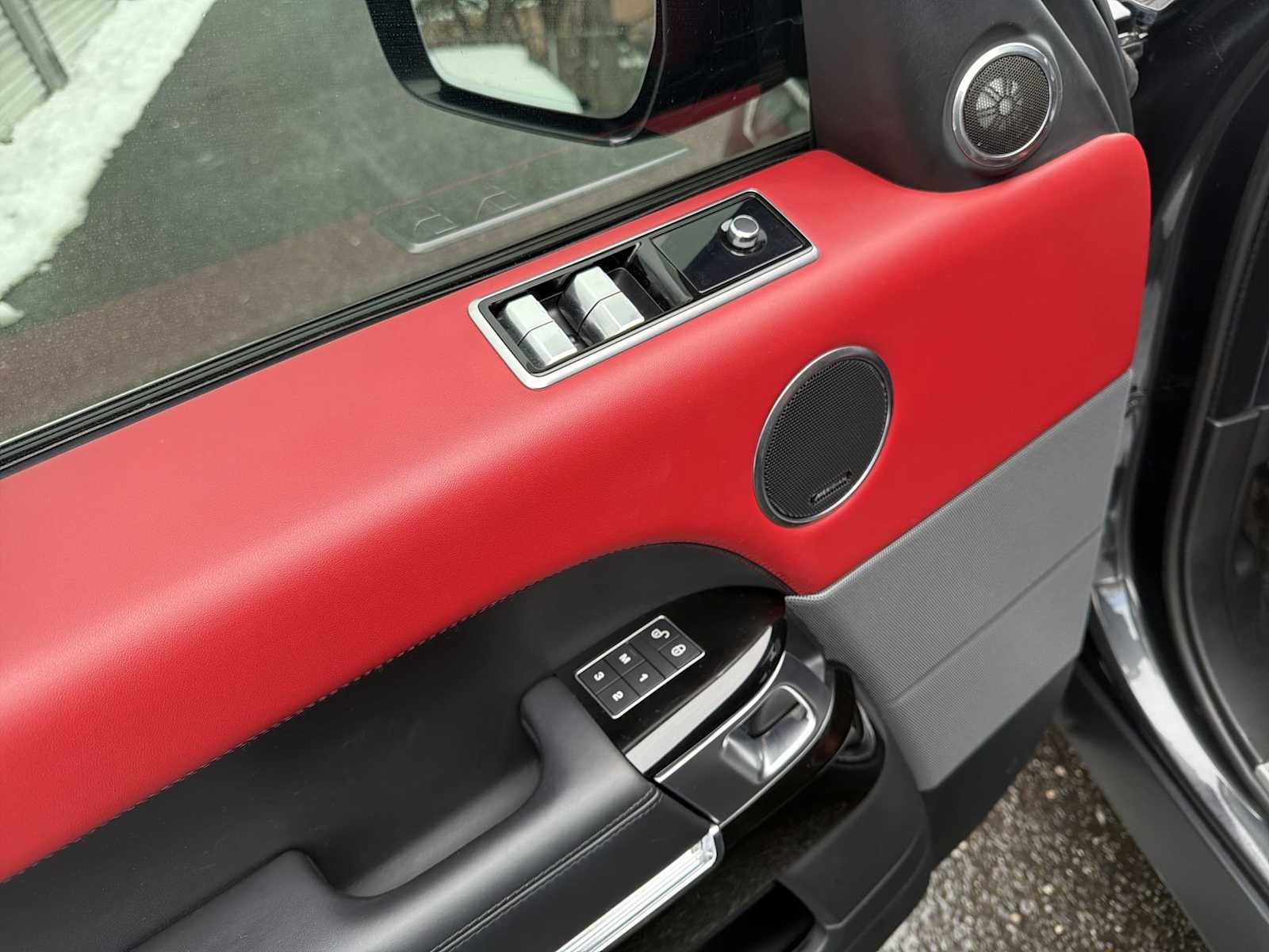 Thumbnail: 2020 Land Rover Range Rover Sport - 22