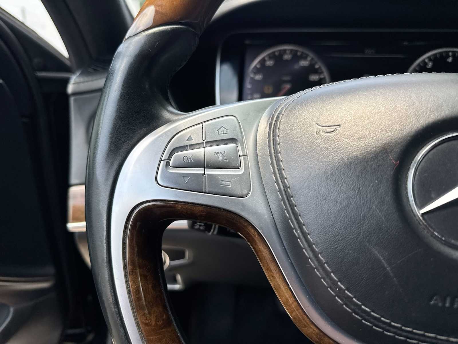 Thumbnail: 2015 Mercedes-Benz S-Class - 25