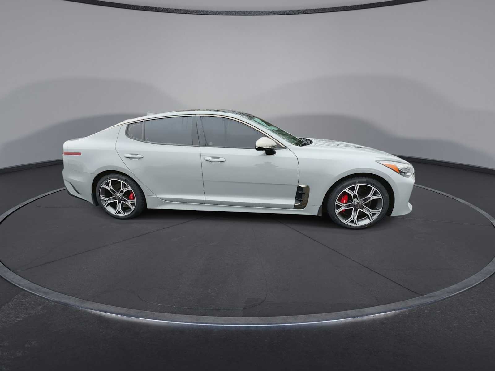 Thumbnail: 2018 Kia Stinger - 9