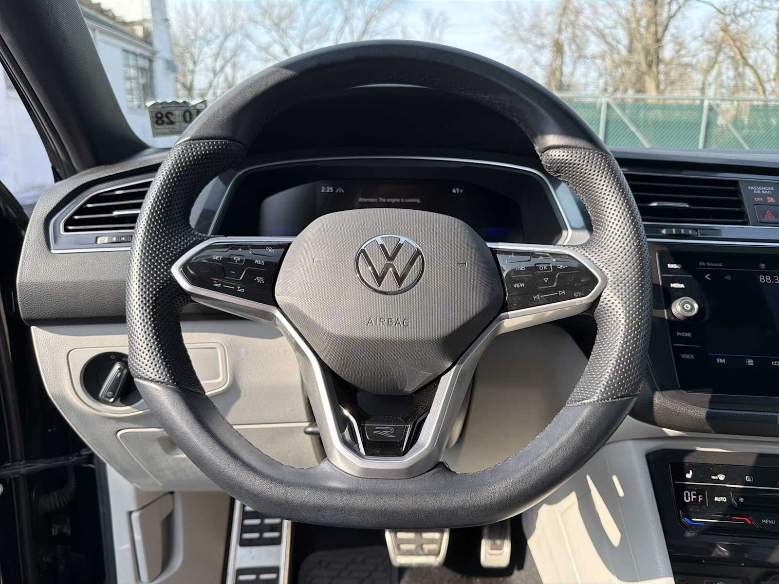 Thumbnail: 2024 Volkswagen Tiguan - 24