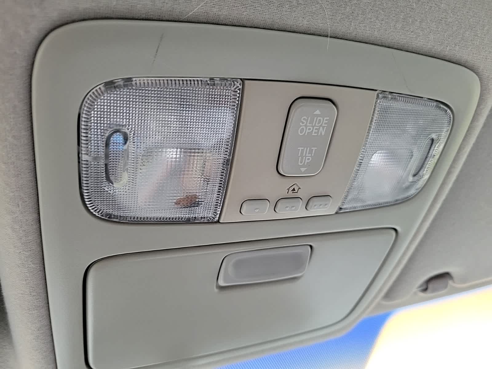 2006 Toyota Camry XLE 22