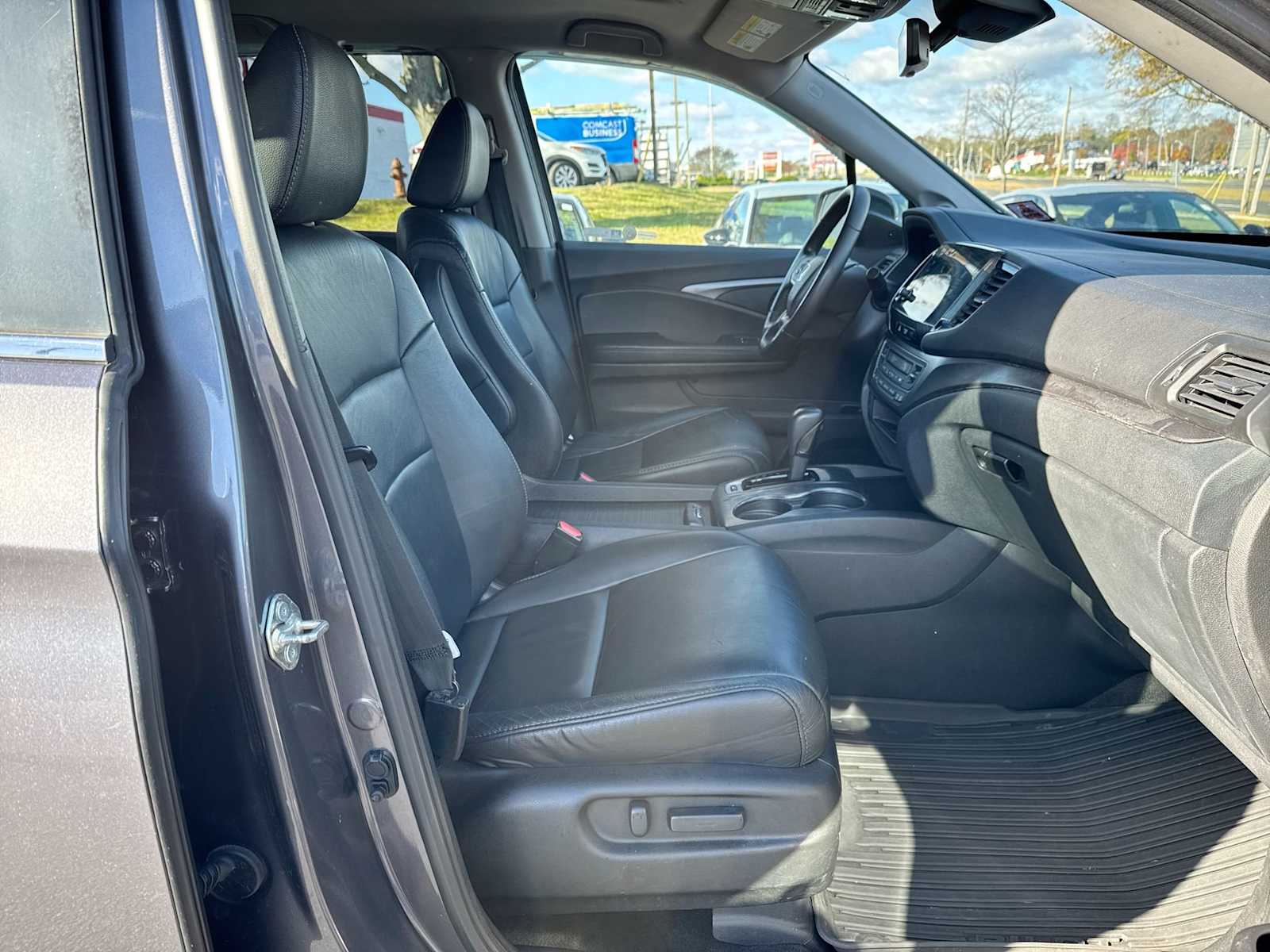 Thumbnail: 2020 Honda Pilot - 15