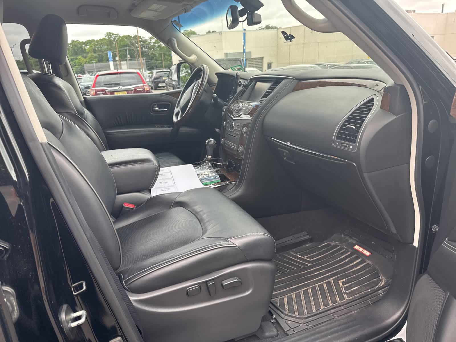 2016 INFINITI QX80  13