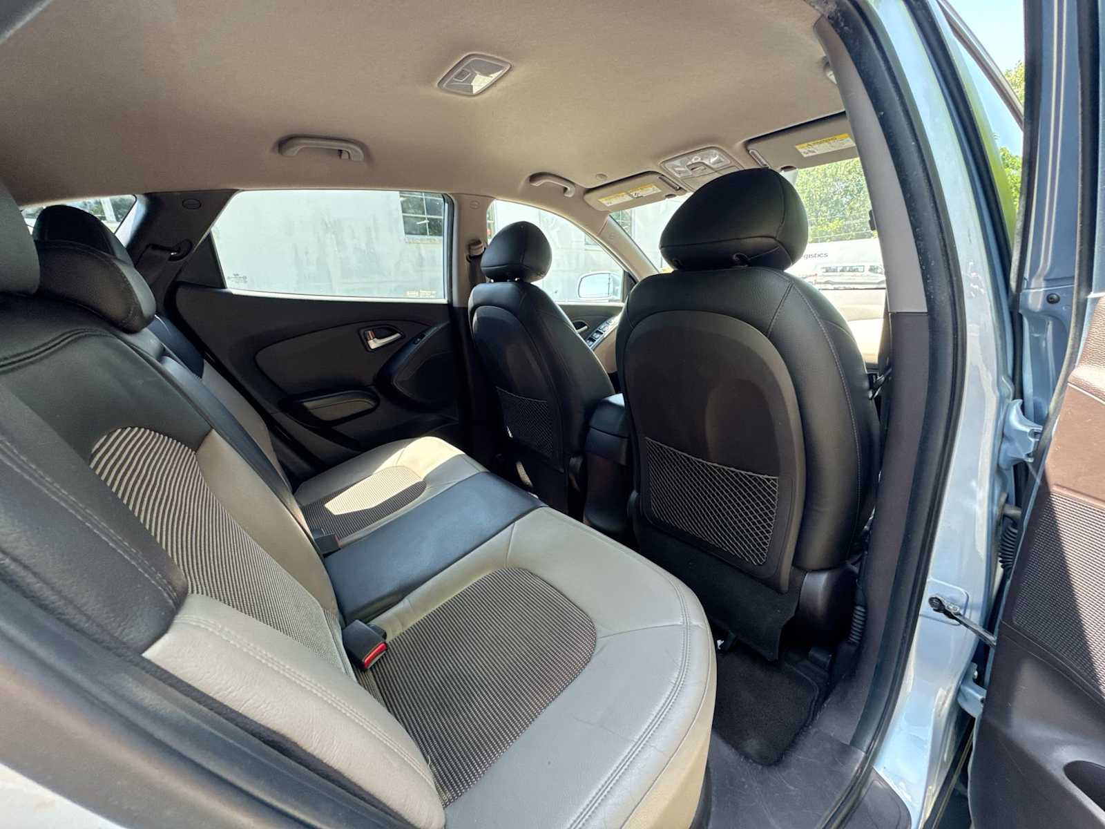 Thumbnail: 2011 Hyundai Tucson - 14