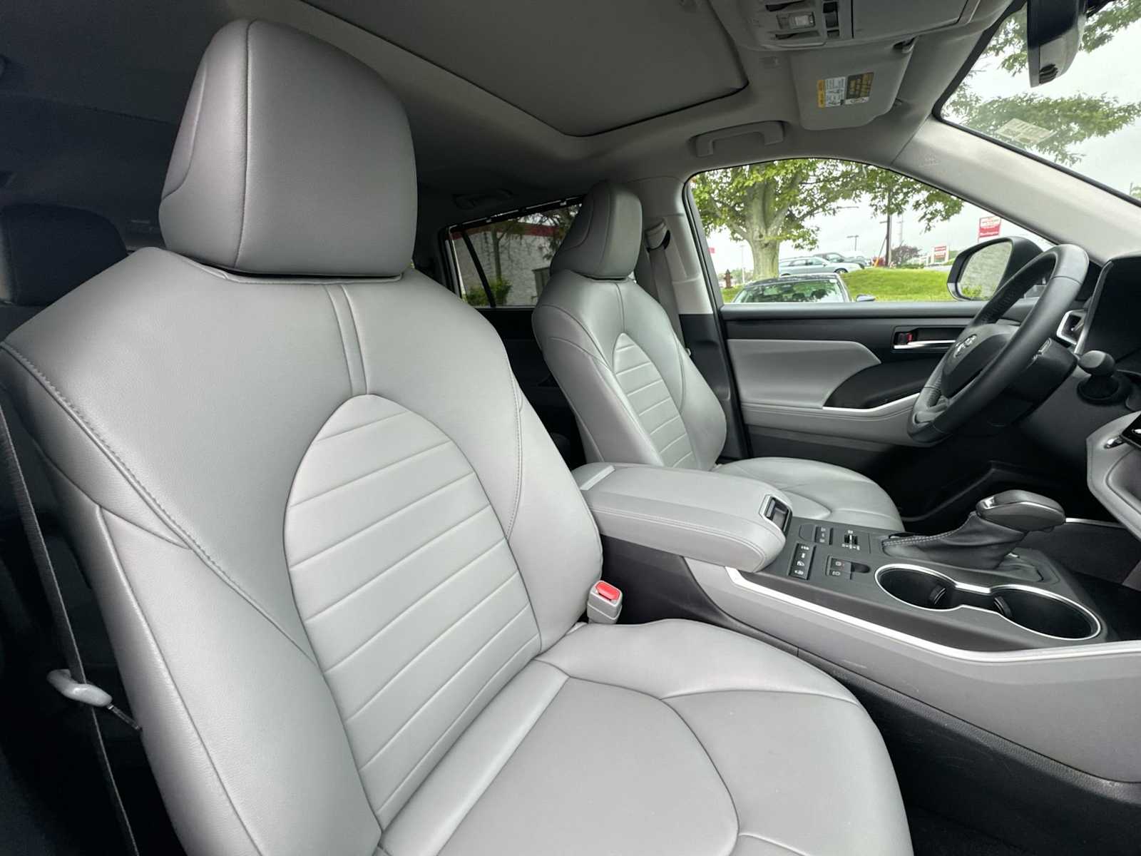 2022 Toyota Highlander XLE 17