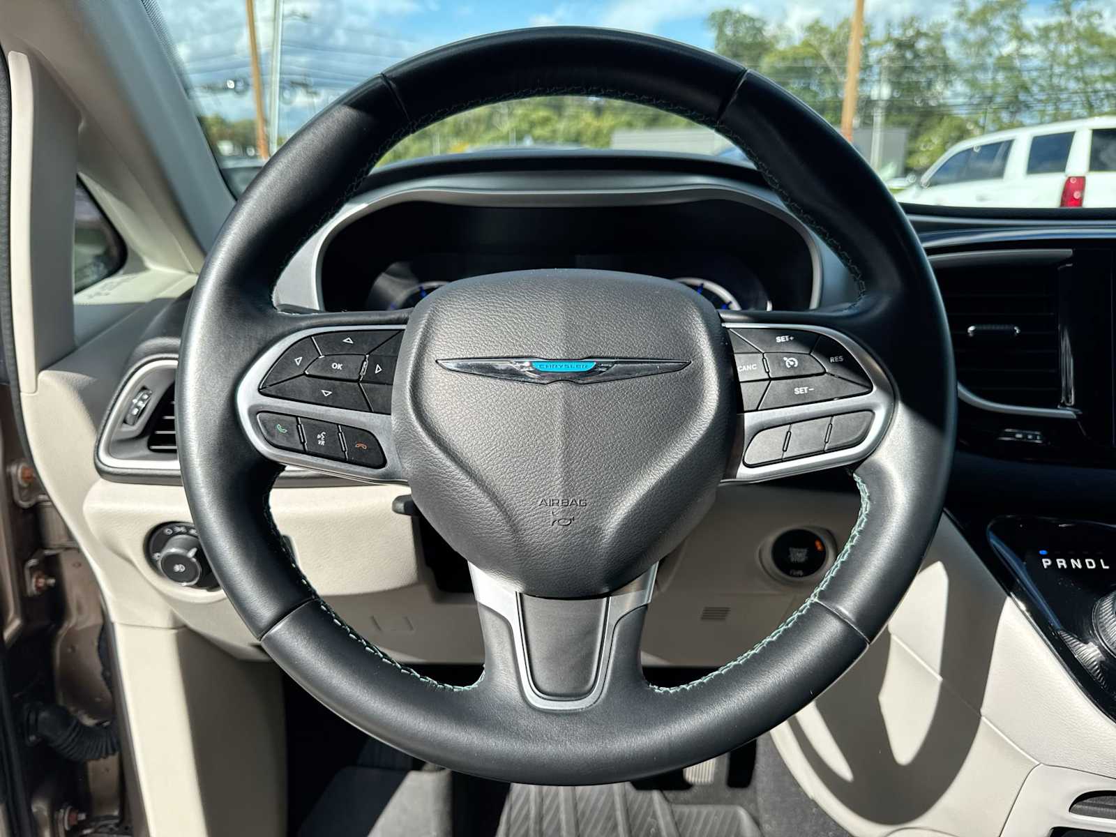 Thumbnail: 2018 Chrysler Pacifica - 23