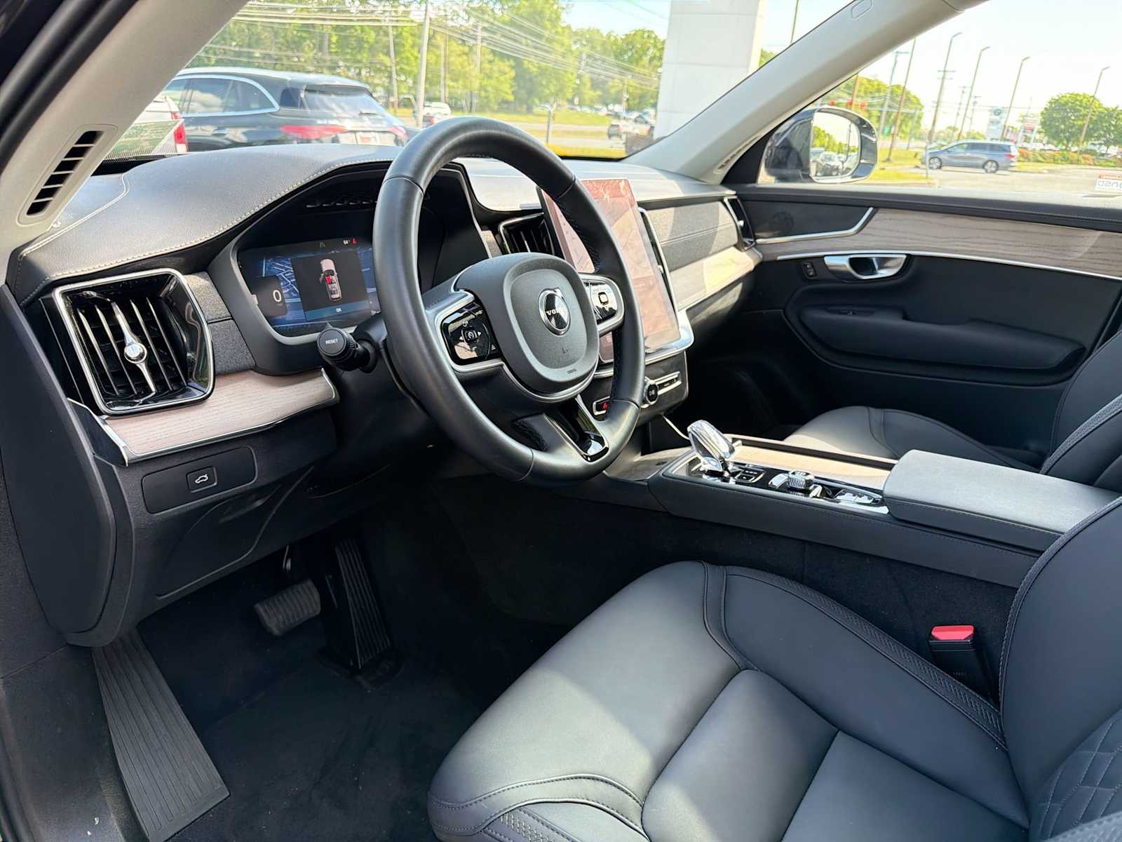 Thumbnail: 2025 Volvo XC90 - 9