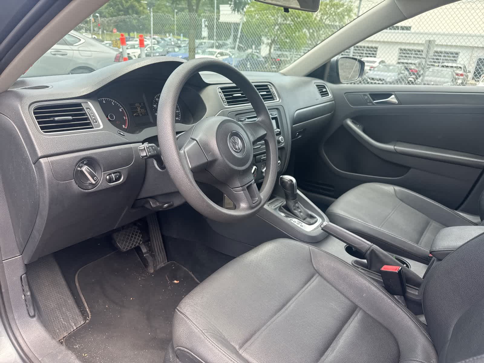 Thumbnail: 2011 Volkswagen Jetta - 11