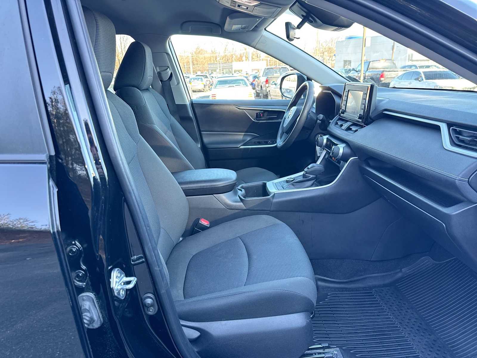 Thumbnail: 2022 Toyota RAV4 - 15