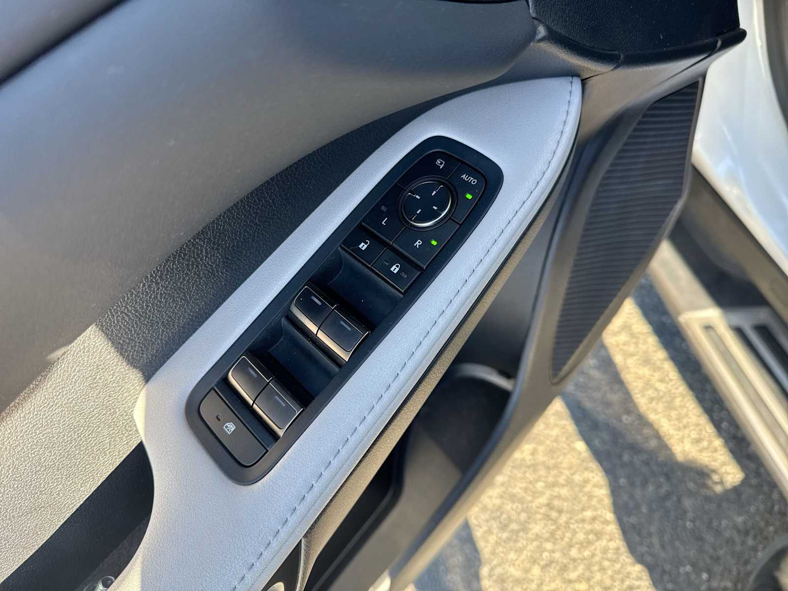 Thumbnail: 2024 Lexus RX - 22