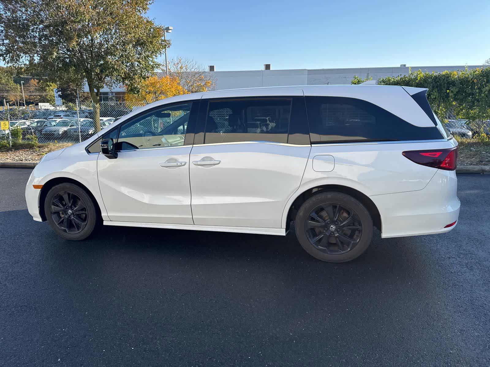 Thumbnail: 2023 Honda Odyssey - 2